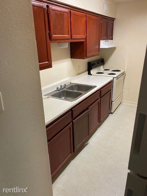 Taft Terrace - Photo 3 of 6