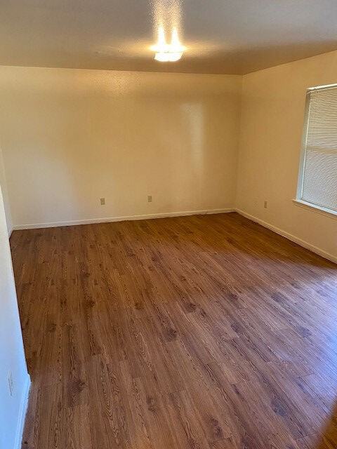 Jasper Manor - Photo 4 of 6