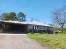 featured image of 600 Paw Paw Rd #1