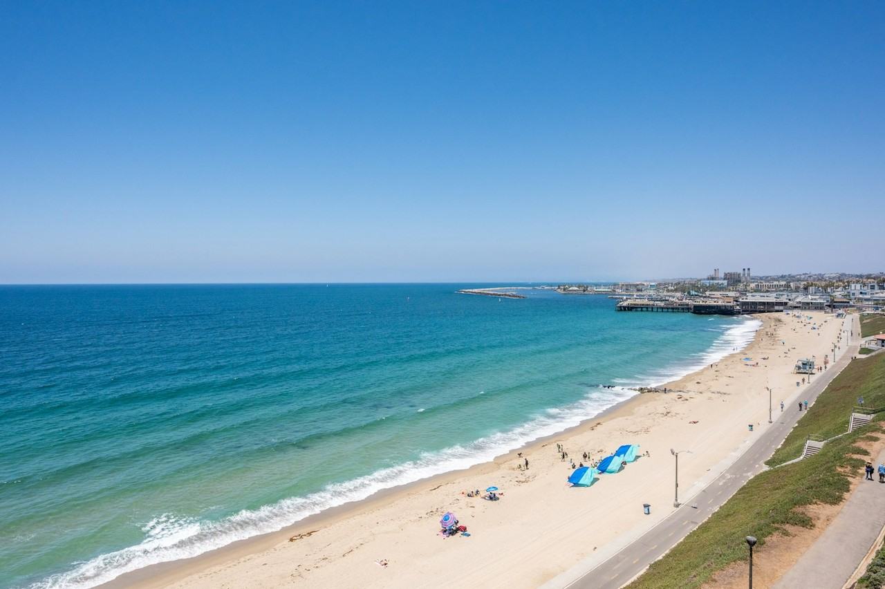 565 Esplanade, Unit 413 - Photo 2 of 26