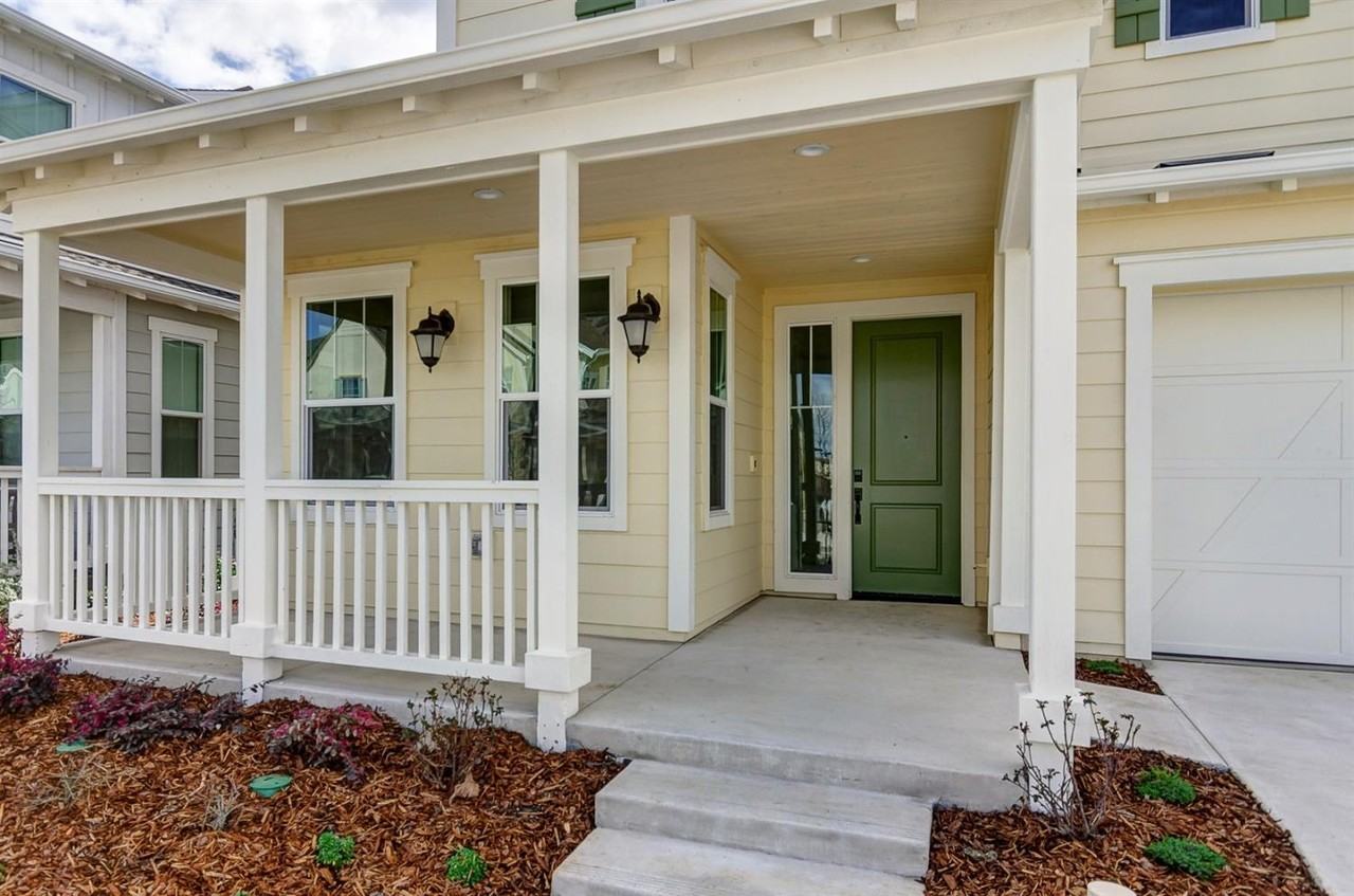 906 Woodbury Lane - Photo 2 of 21