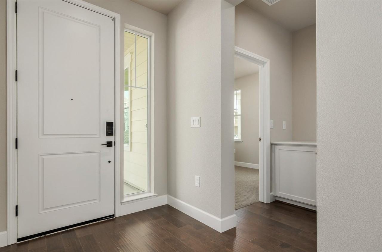 906 Woodbury Lane - Photo 3 of 21