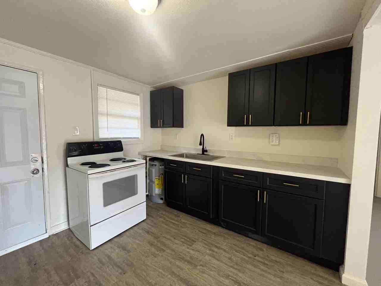 Cedar Avenue 412 - B #B - Photo 3 of 8