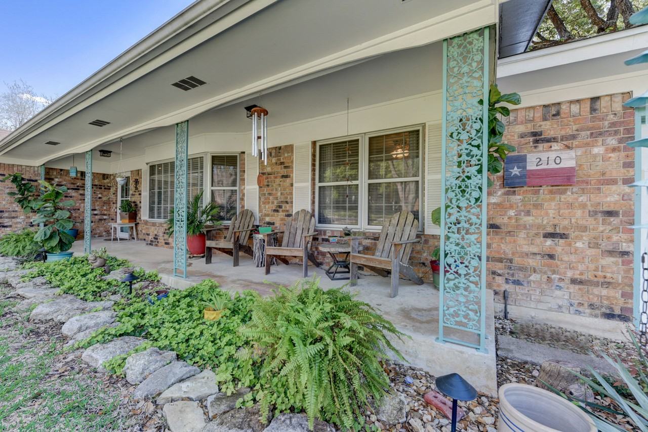210 Live Oak Dr #1 - Photo 4 of 12
