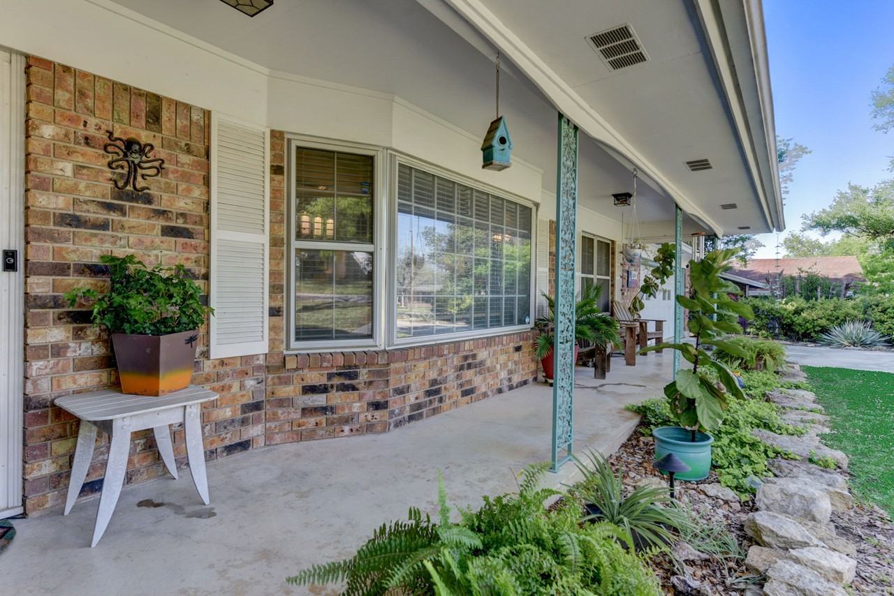 210 Live Oak Dr #1 - Photo 6 of 12