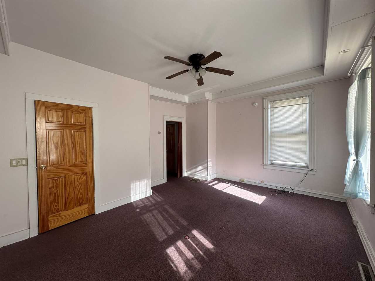 31 S William St #5 - Photo 3 of 5