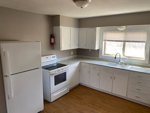 422 E Cedar Ave #422 - Photo 3 of 10