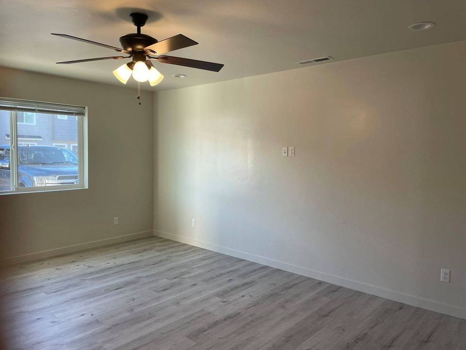 121 E Ravenna Ln #121 - Photo 7 of 12