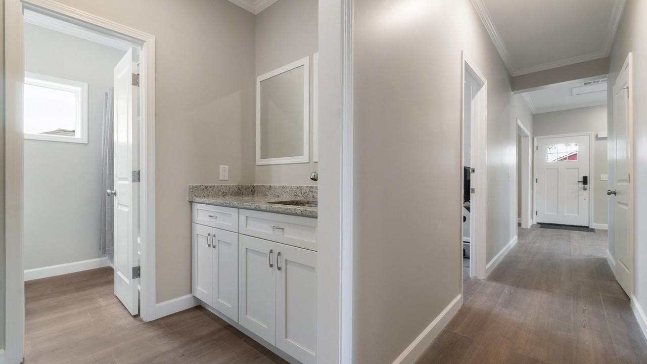 English Ave Nw - Photo 4 of 16