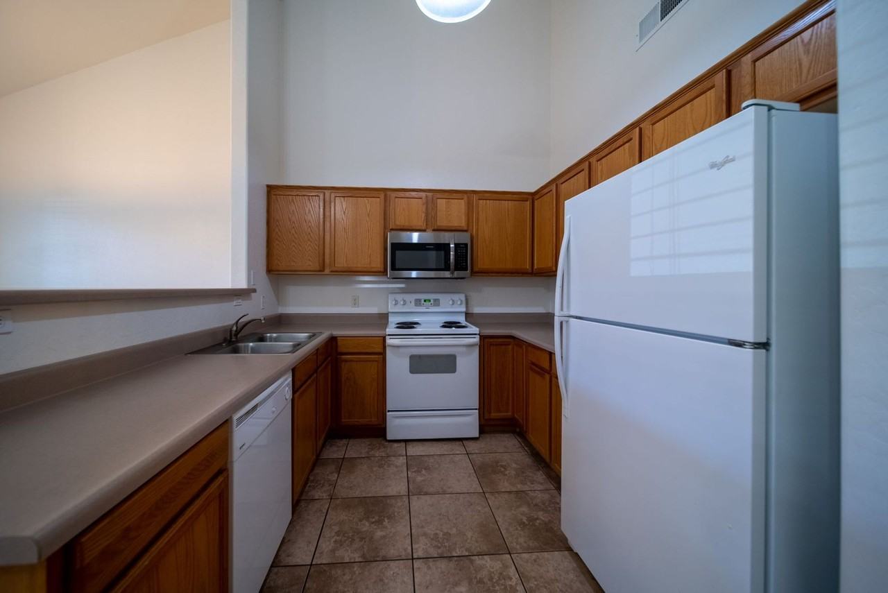 Bella Rosa Apartments - Photo 7 of 50