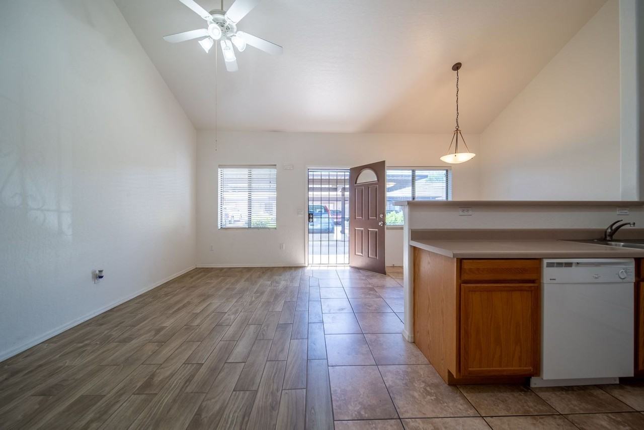 Bella Rosa Apartments - Photo 6 of 29