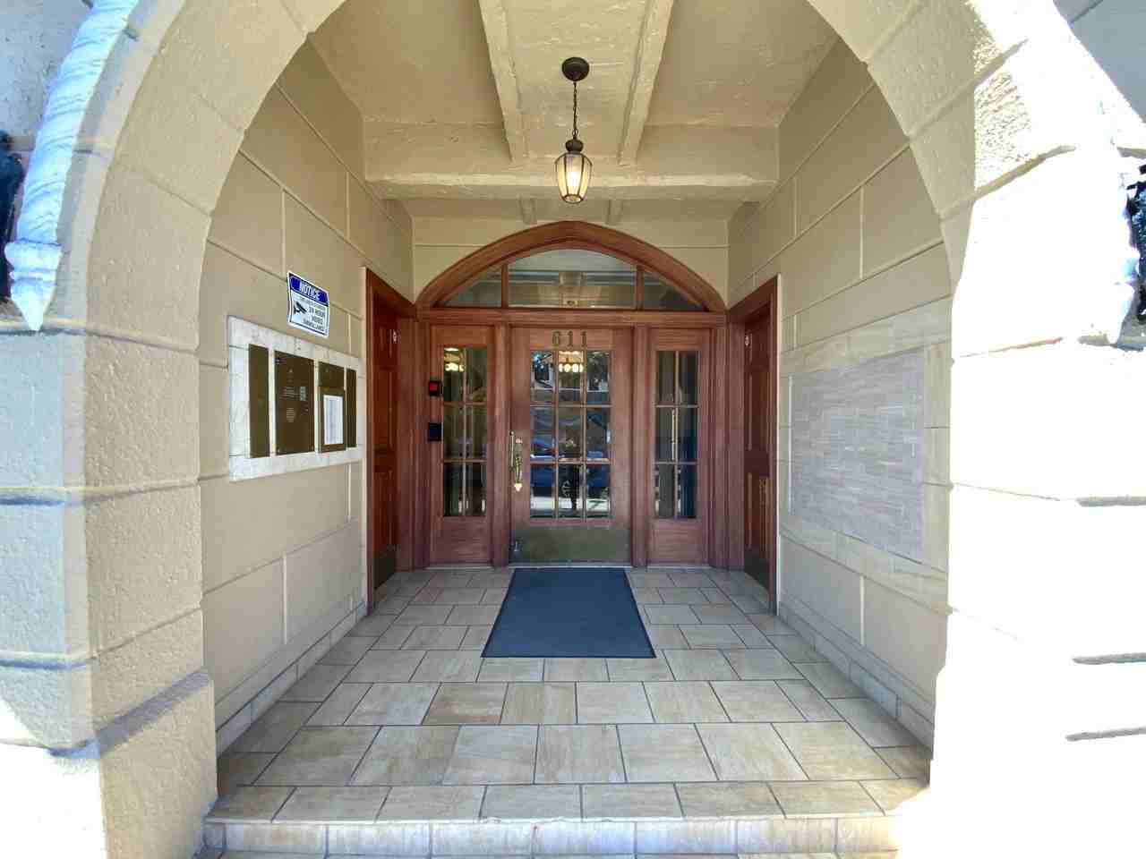 611 E. 20th St. #101 - Photo 2 of 4