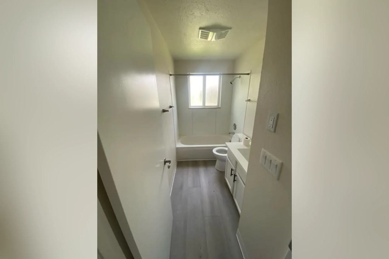 18255 1st Ave S - Photo 3 of 11