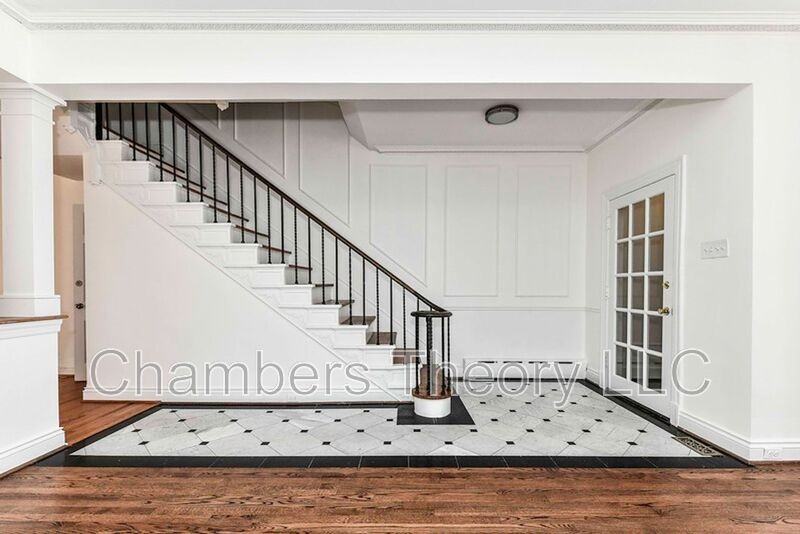 3222 Klingle Rd Nw - Photo 4 of 47