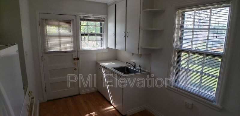 2135 S Grant St - Photo 2 of 16