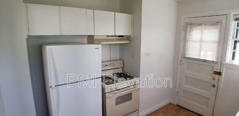 2135 S Grant St - Photo 3 of 16