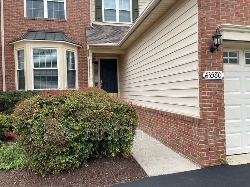 43580 Dunhill Cup Sq - Photo 3 of 37