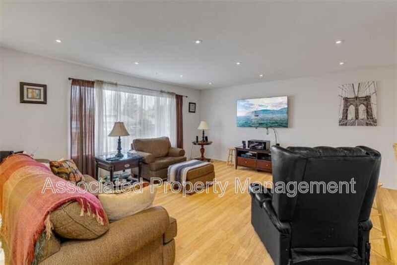 535 Monterey Rd #A - Photo 3 of 18