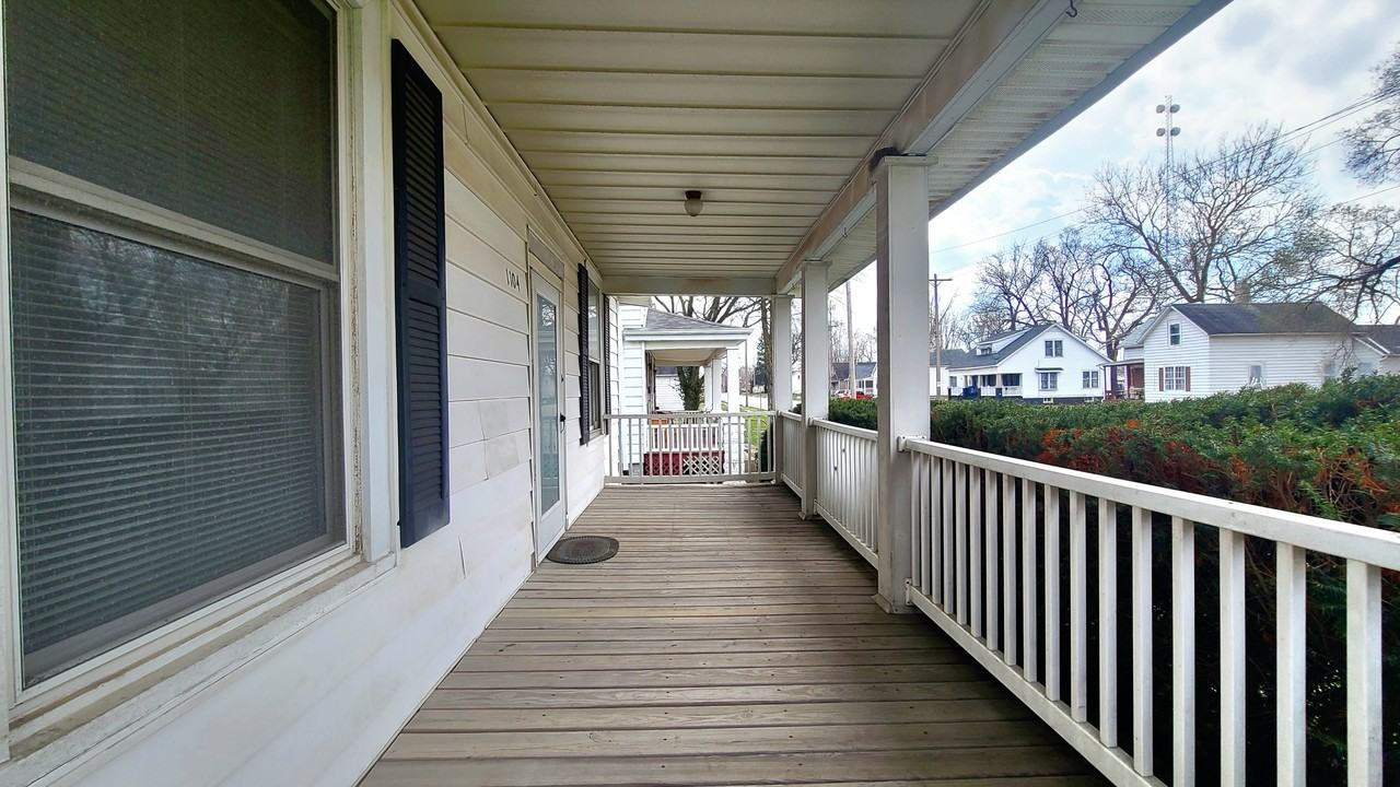 1104 S 11Th St - Photo 2 of 10