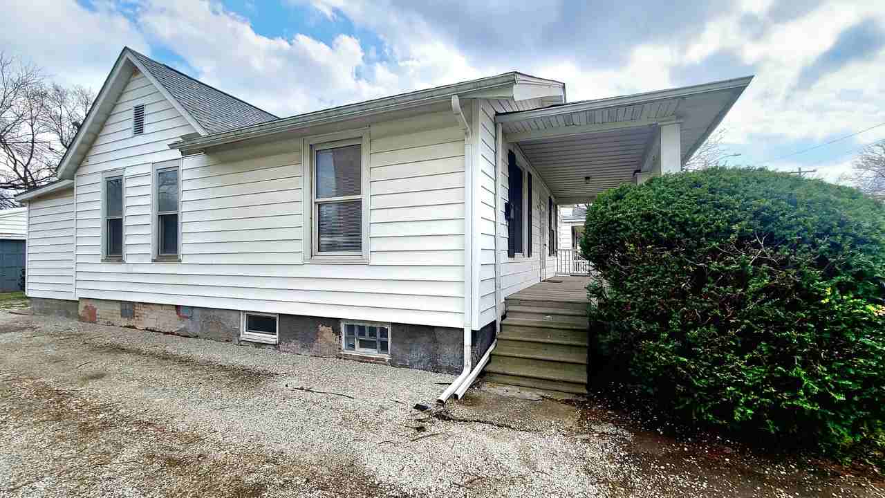 1104 S 11Th St - Photo 3 of 10