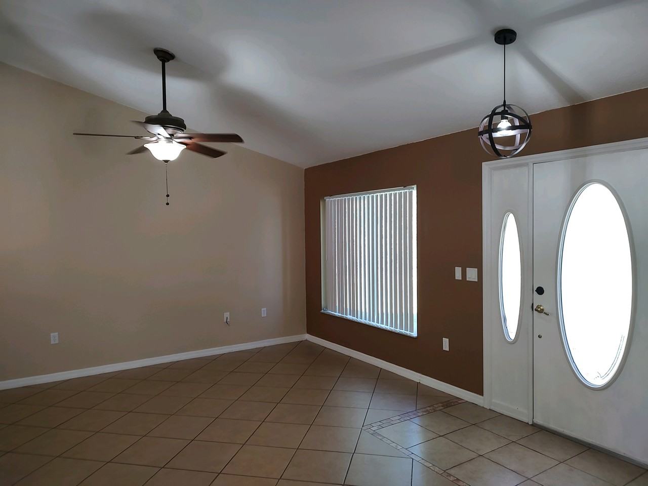 11267 Old Squaw Ave - Photo 3 of 17