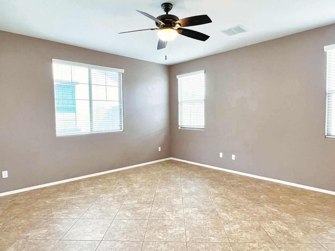 113 E Palomino Dr - Photo 3 of 22