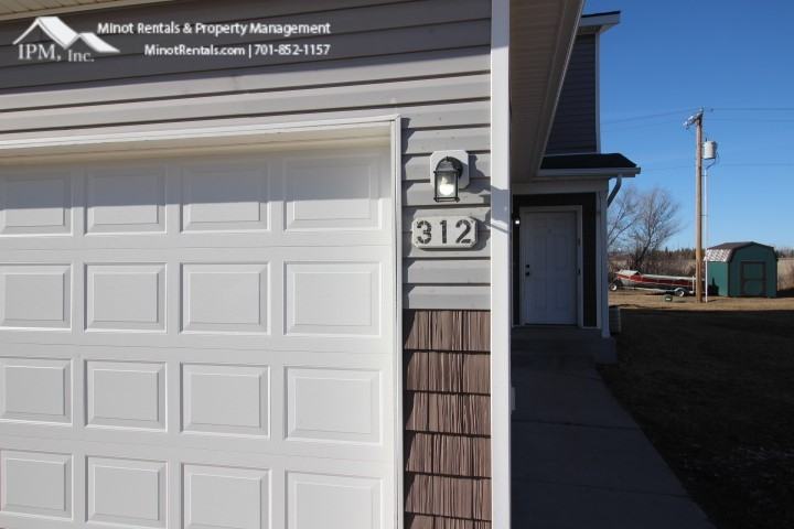 312 5th Ave W - Photo 2 of 18