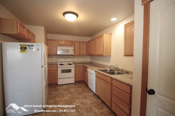 312 5th Ave W - Photo 3 of 18