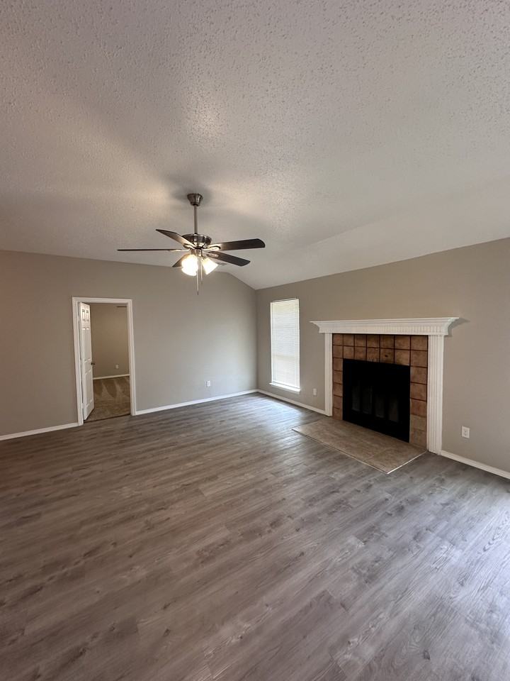 11909 Blue Moon Ave - Photo 2 of 10