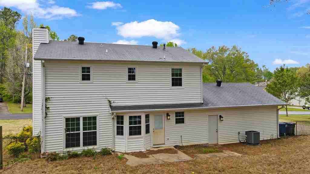 4418 Englewood Rd - Photo 4 of 20