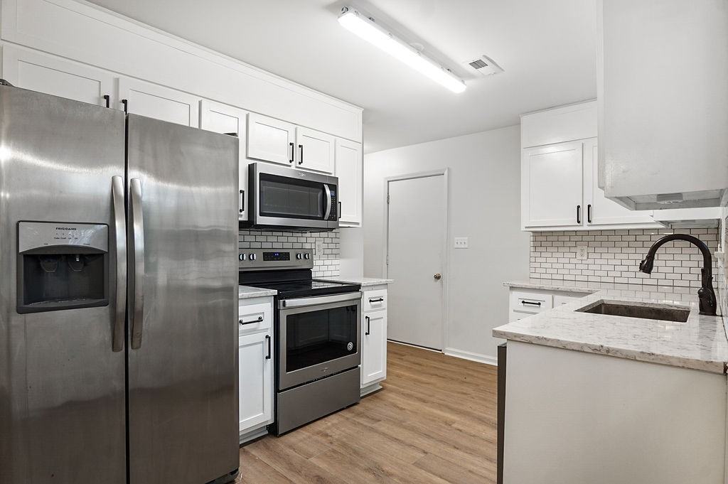 4418 Englewood Rd - Photo 5 of 20