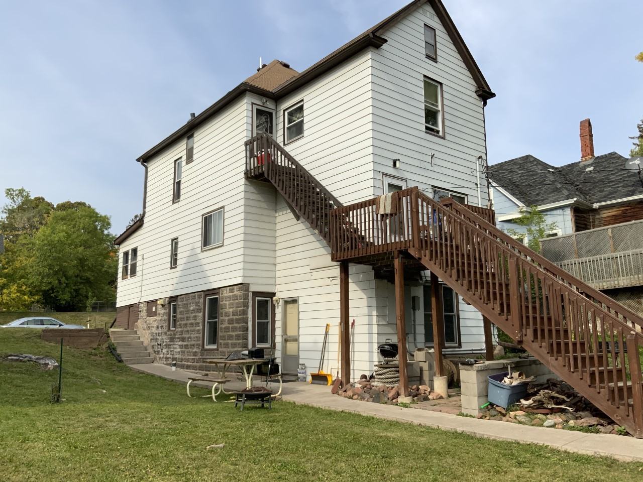 1524 E 4Th St - Photo 3 of 3