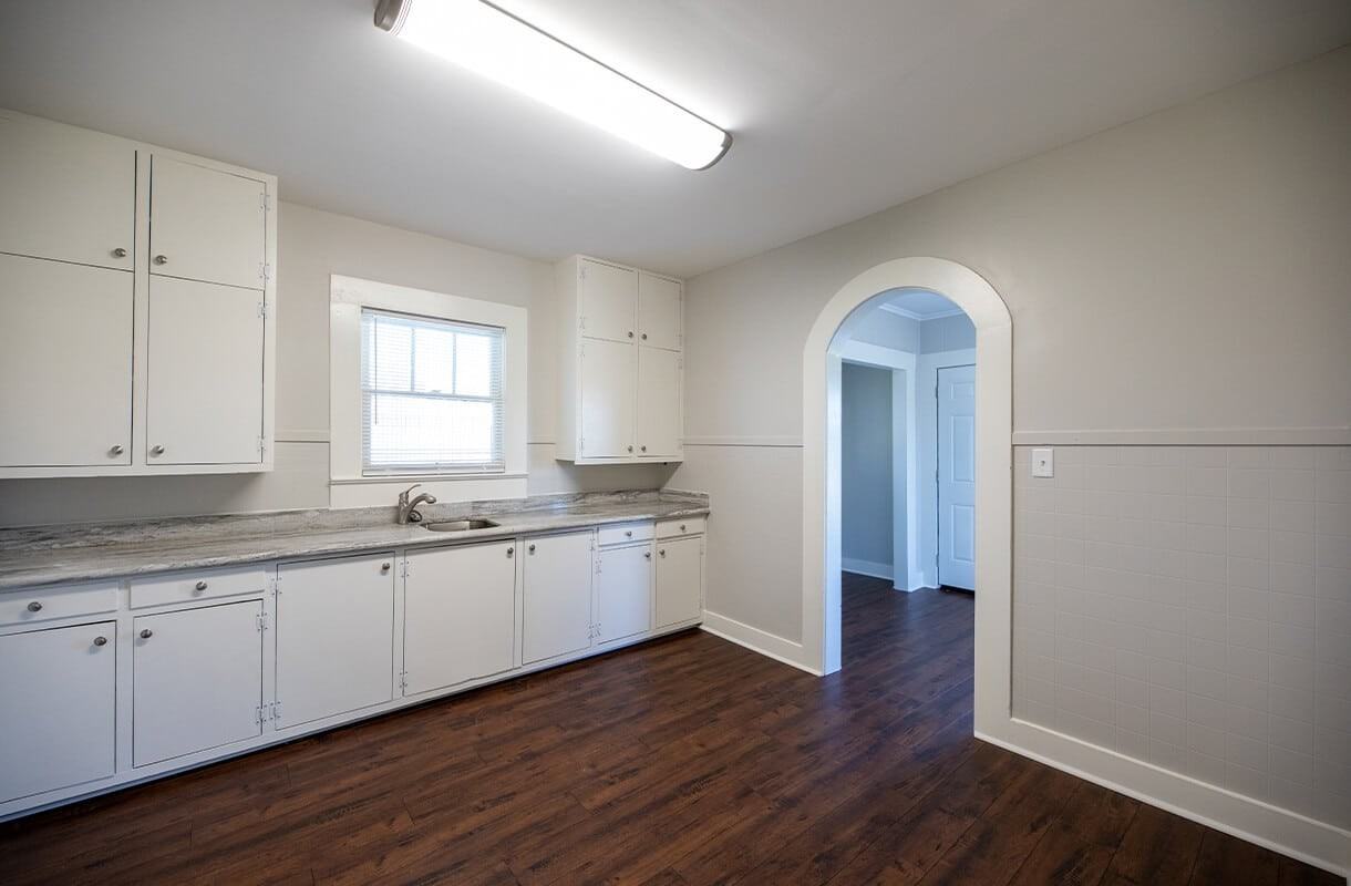 1309 17th St - Photo 5 of 9