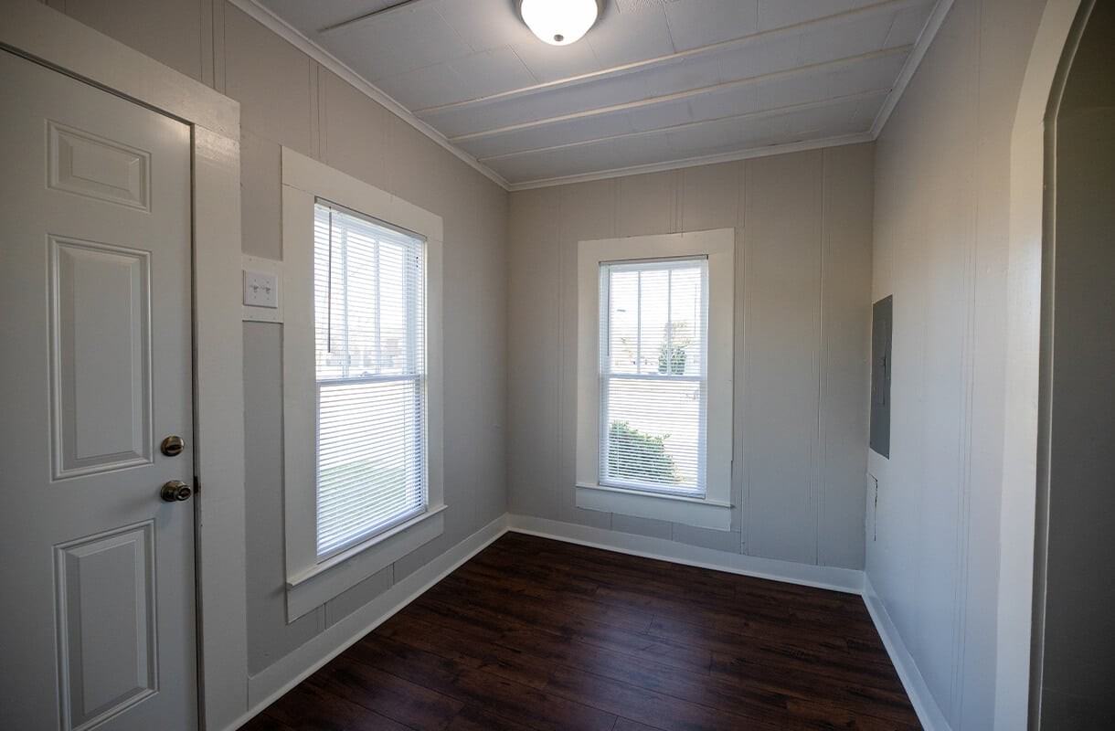 1309 17th St - Photo 6 of 9