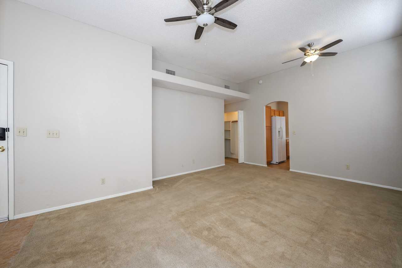 6137 N Reliance Dr - Photo 4 of 29