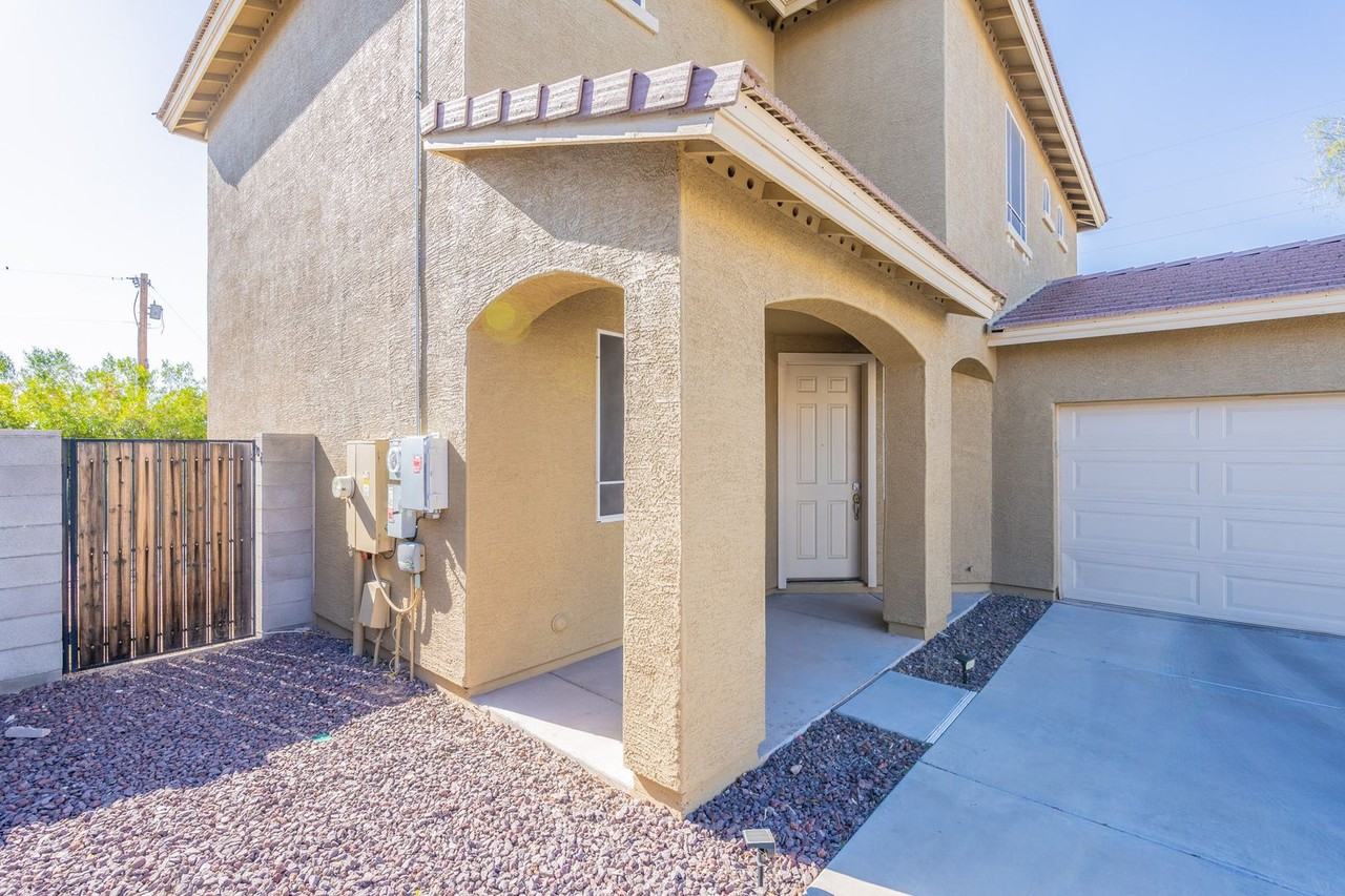 7416 S 27th Pl - Photo 4 of 37