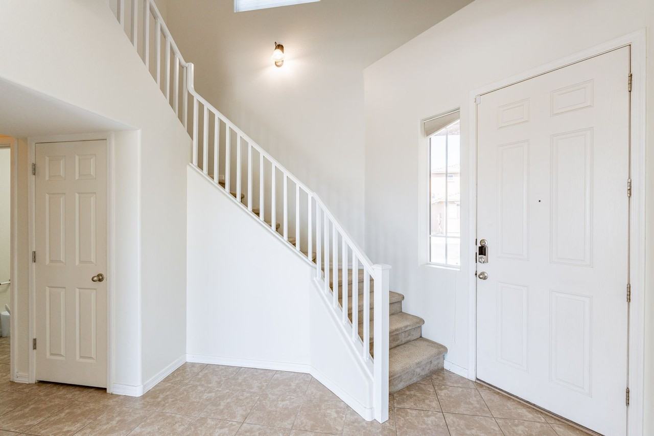 7416 S 27th Pl - Photo 5 of 37