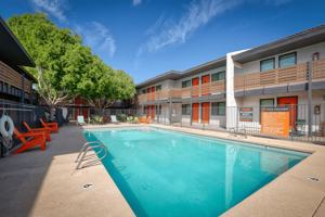 featured image of 815 E Bethany Home Rd