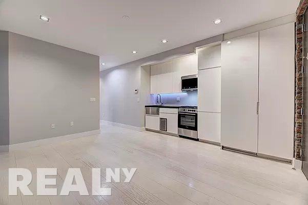 Stanton St #3A - Photo 3 of 11