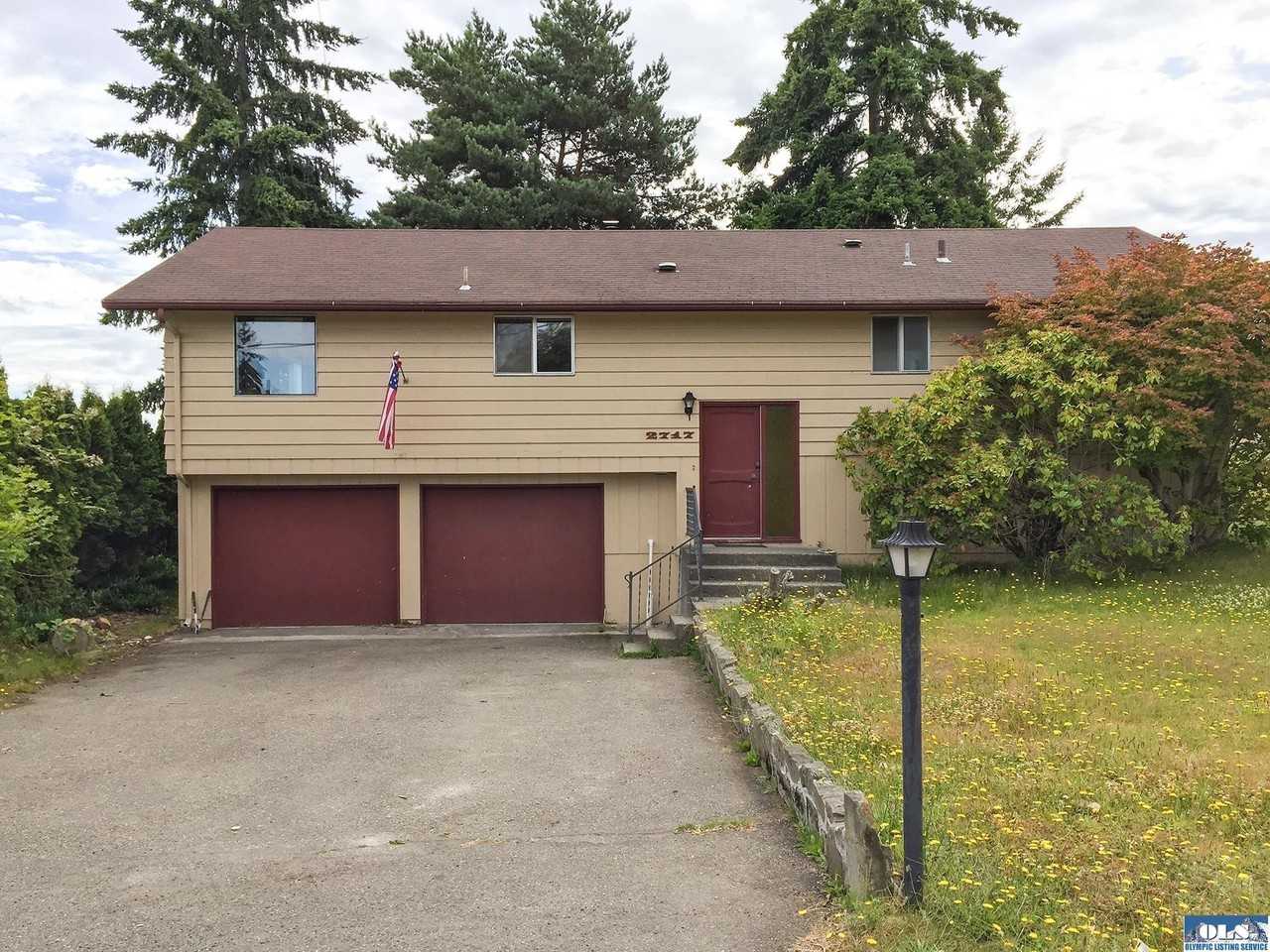 2717 S Laurel St, Port Angeles, WA 98362 4 Bedroom House for 2,300