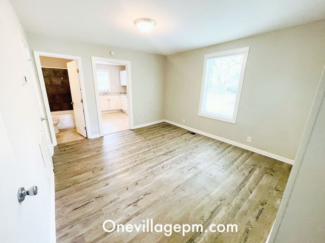 905 Harris St - Photo 4 of 9