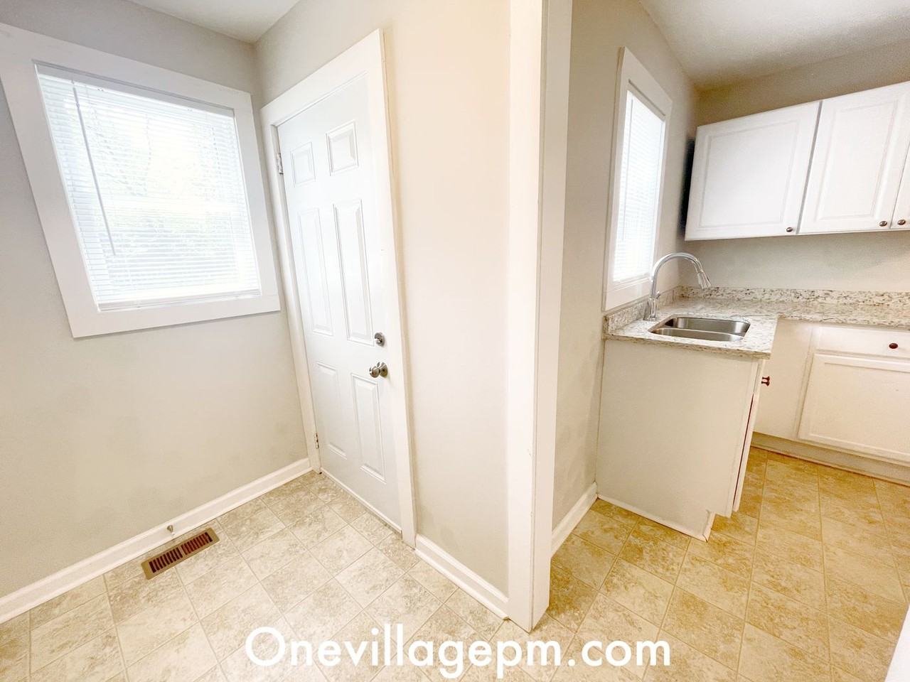 905 Harris St - Photo 7 of 9