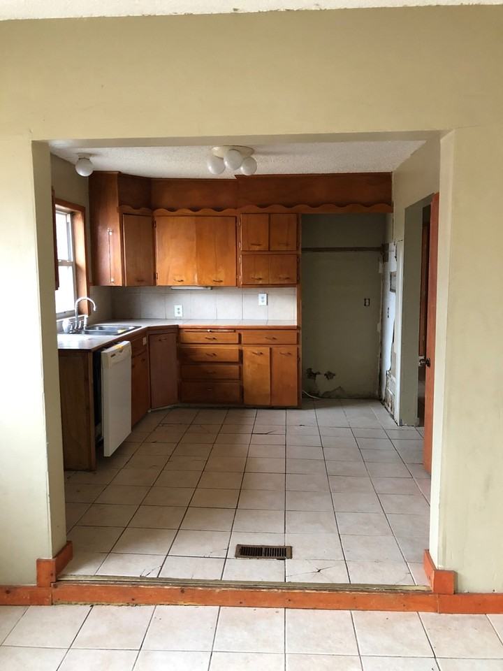 1904 E Mohawk Blvd - Photo 6 of 7