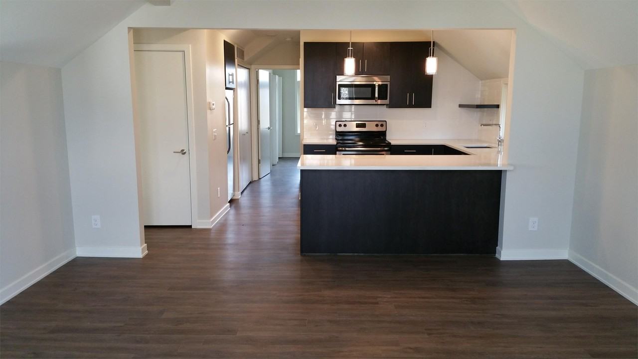 2027 West Ave - Photo 3 of 16
