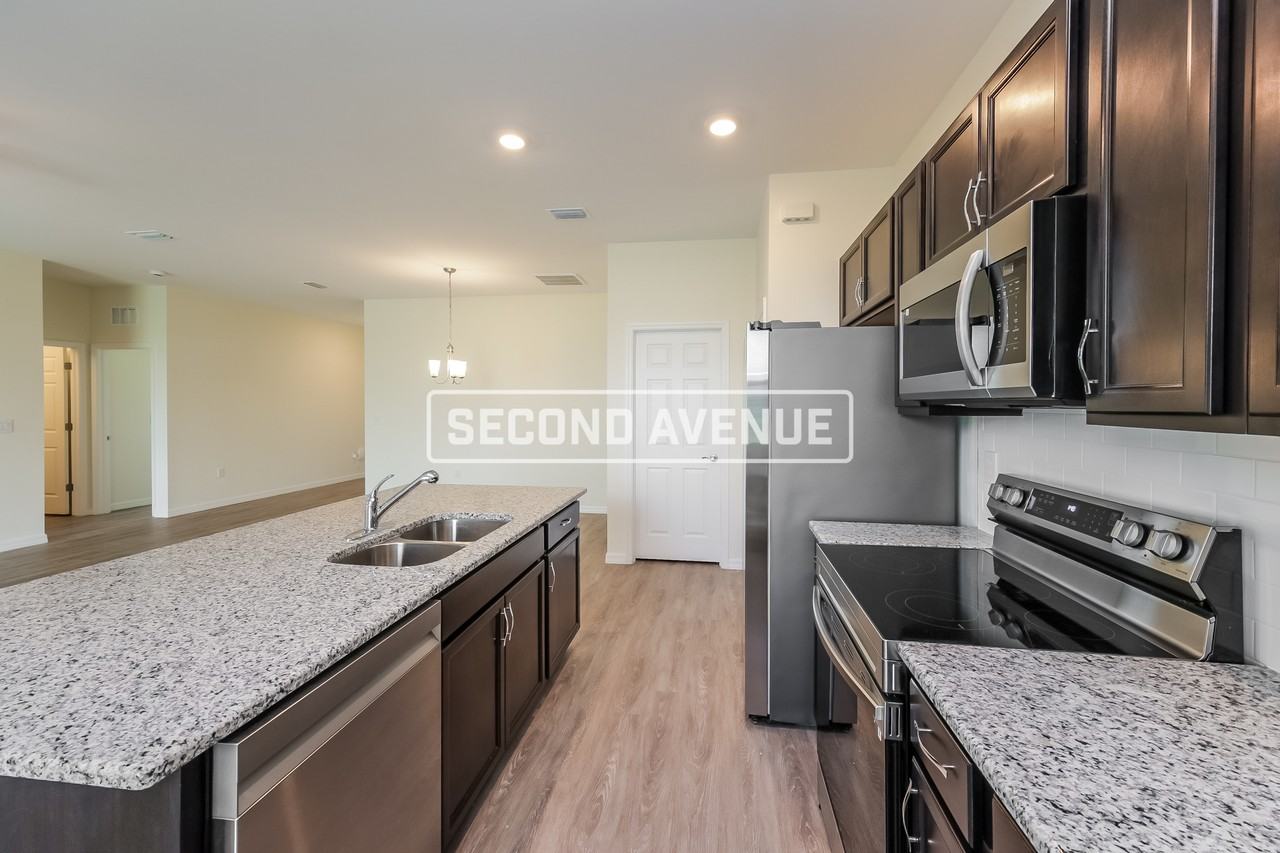 1411 Nw 9th Ave - Photo 2 of 21