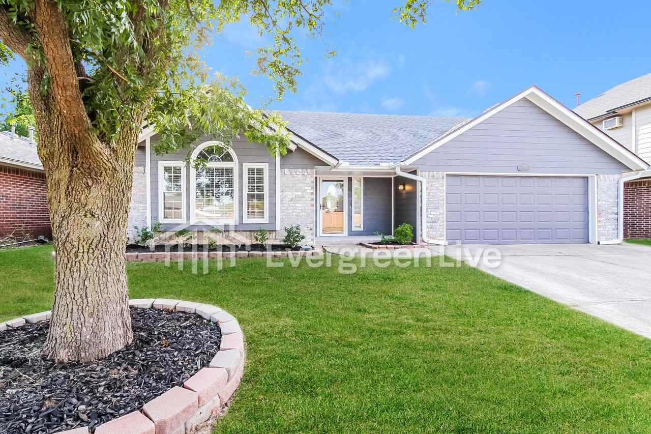 2020 Sunflower Street - Photo 2 of 26