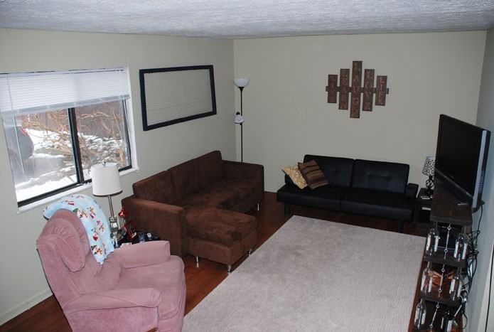 140 Gazette Avenue - Photo 4 of 16