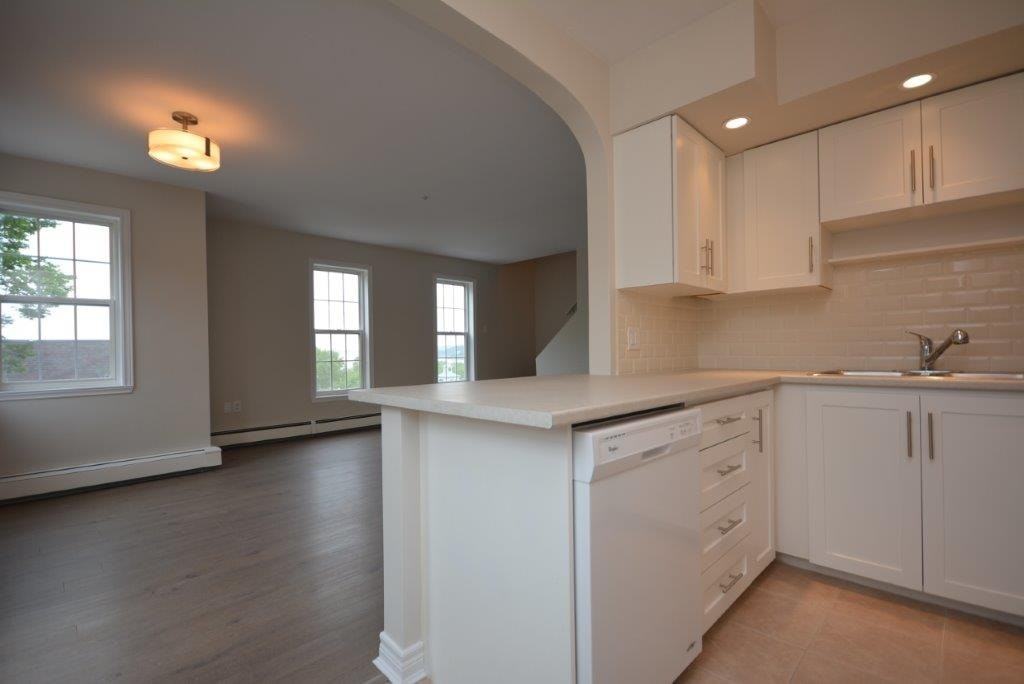 18 Meadowbrook - Photo 3 of 19