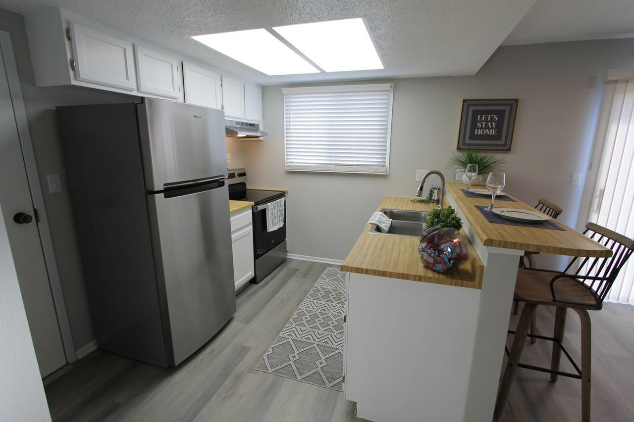 The Hill - Photo 4 of 32