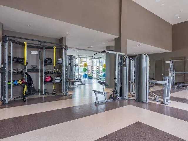 2913 E 17th St - Photo 2 of 35